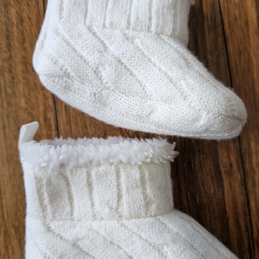 GAP White Cozy Knit Slippers